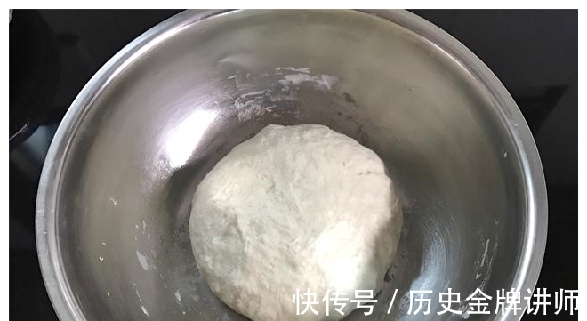 剂子|葱油饼好吃有诀窍，层层酥脆，做法简单，2分钟烙一张，百吃不厌