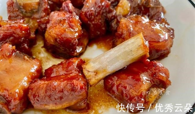 教程|家庭版红烧排骨的详细教程，香而不腻，好吃到吮指！