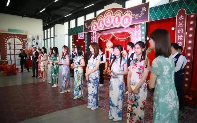 嘉宾 母亲陪我来见你! 交友真人秀《最美遇见你》光谷上演“穿越剧”