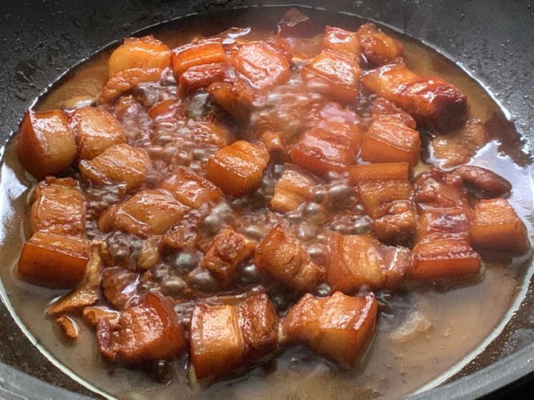 红烧肉就要这样做，瘦肉不柴肥肉不腻，一口咬下去真香