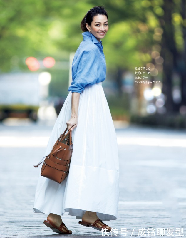 品位|年过五十穿衣不要太老气,不要刻意装嫩,优雅知性的叠穿更有品位