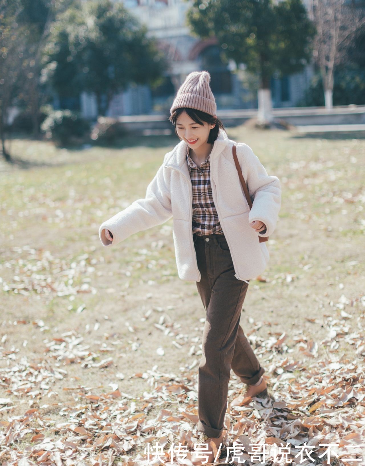 聪明的女人早就不追求“少女感”了，大气优雅才是更明智的选择
