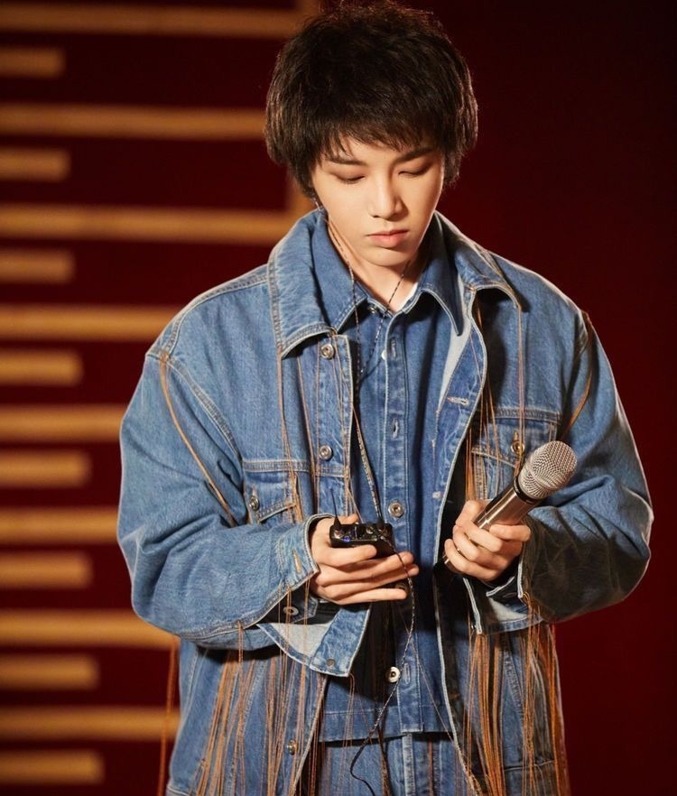 小伙月薪12500元,卻在上班第一天往糖果中倒入珍珠