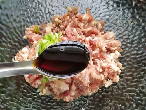  香酥炸藕合，又酥又糯，一口咬下去唇齿流香