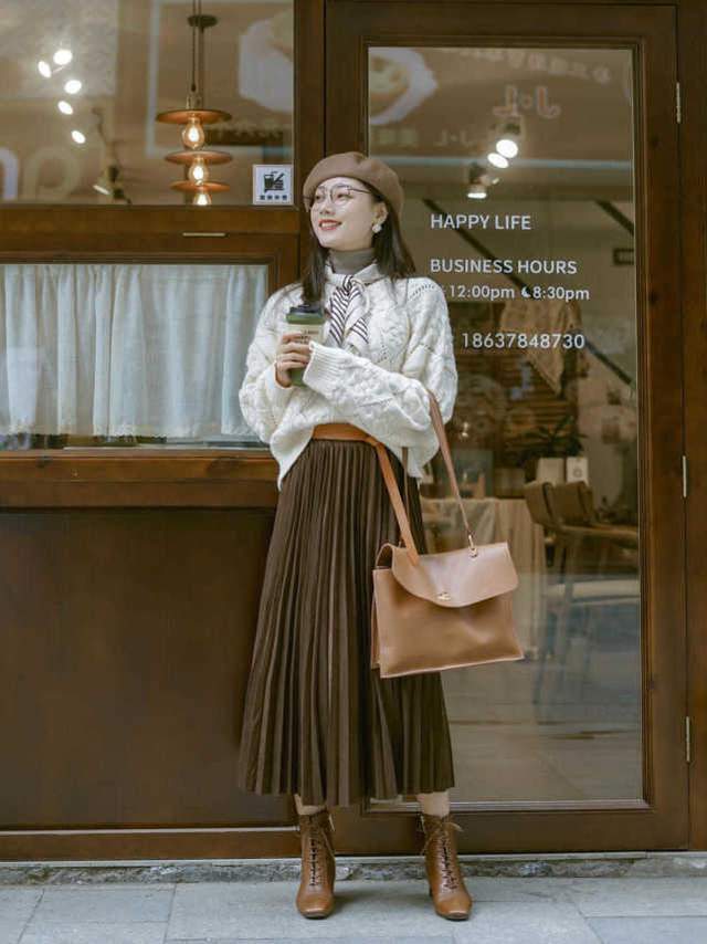 半身裙|百褶裙你穿对了吗?配上这几件上衣温柔又时髦,还能提升气质感