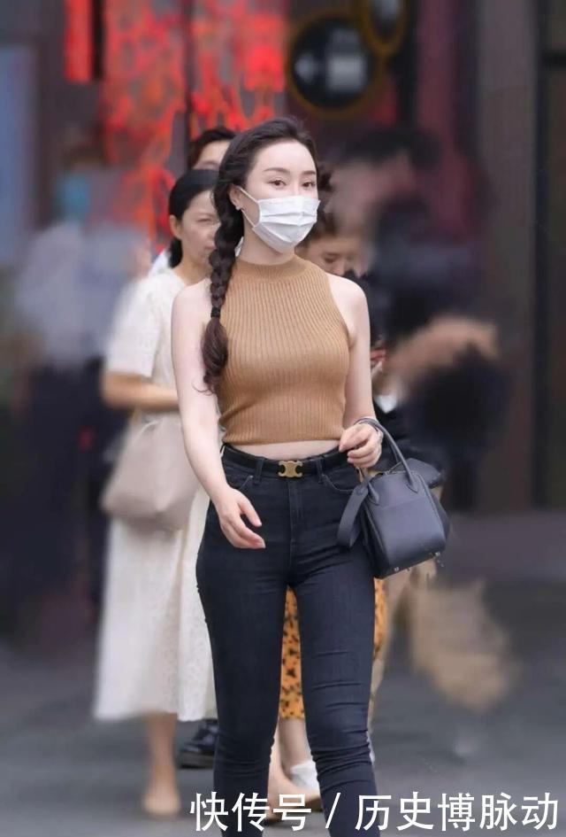 活力|潮流个性的打底裤穿搭彰显一丝活力,轻盈舒适又优雅,充满童趣