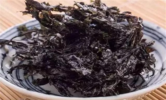 钓鱼比蚯蚓厉害万倍饵料：入水鲫鲤疯咬不断，整条河鱼闻味被吸引