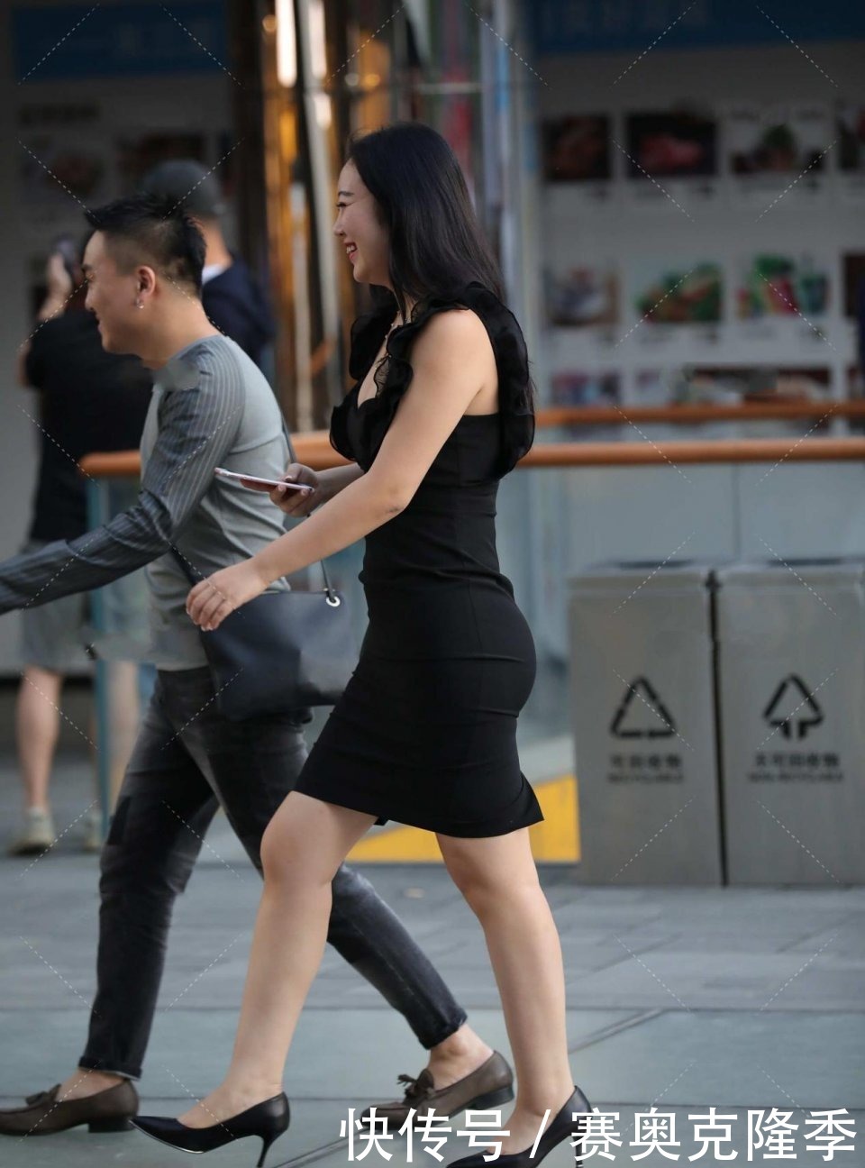 衣品|无袖修身裙，如何穿搭才能展现身材高级感，分享妙招教你提升衣品