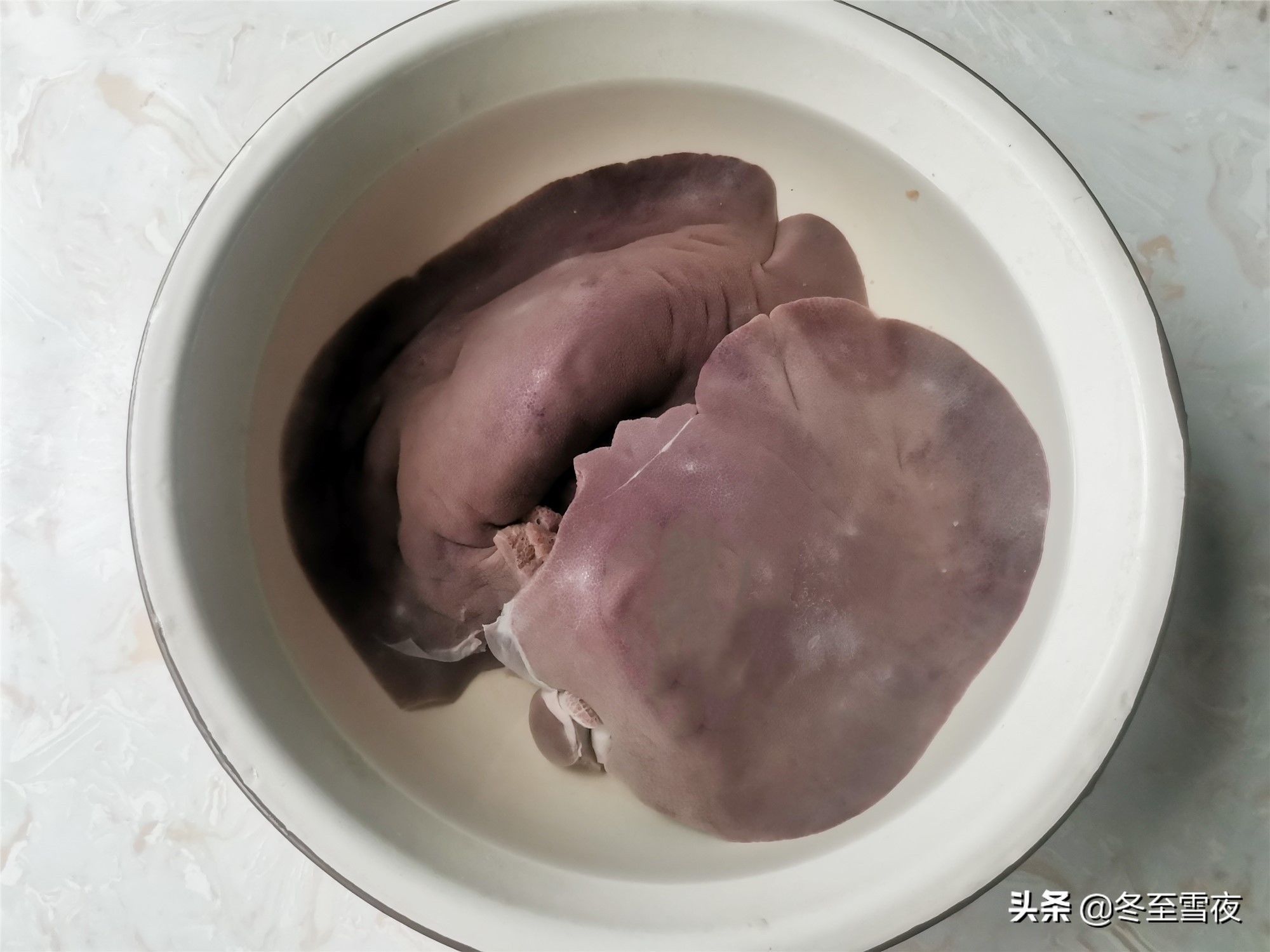 盐水|在家做盐水猪肝,教你小技巧,猪肝又香又嫩,放久了颜色也不变黑