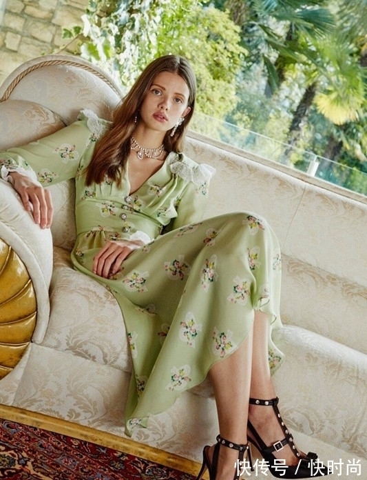 存在感 让人“哇塞,好漂亮”的碎花穿搭,照着穿美丽整个春天