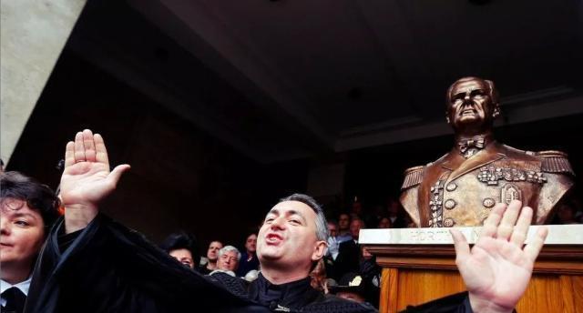 死亡|匈牙利的1944大屠杀，多瑙河底的犹太人