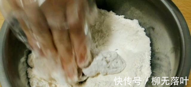 面粉|美味可口的香酥鸡腿，肉质鲜美，制作简单！