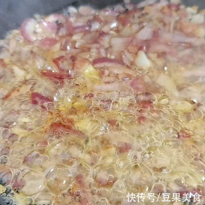 豌豆尖|一碗吃不腻的“酱香刀削面”