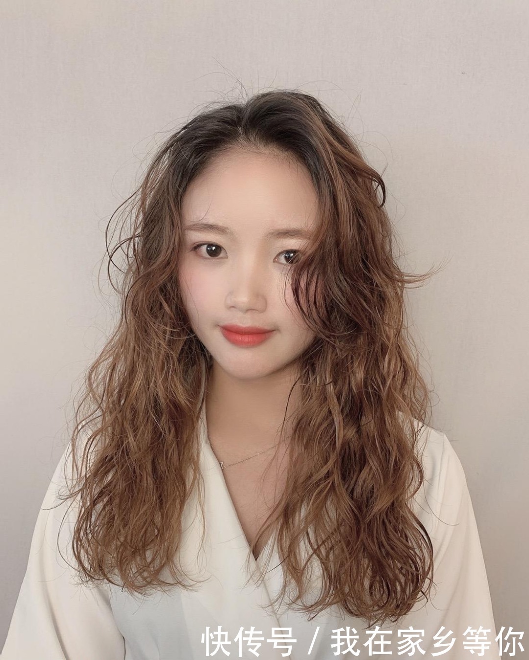 美女|2020精选短中长发型22款，爱美女性都在剪，效果堪比整容