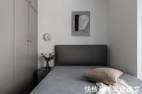 门片|103平现代风简约美家，烟灰与木色打造时尚前卫宅，大气还美观