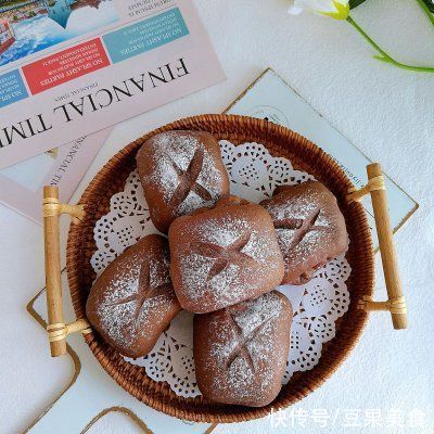 可可牛奶面包，奶香浓郁，感觉还不错