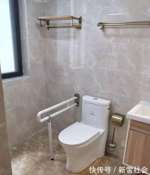 新房|花了四个月，新房硬装才结束，一进门鞋柜特实用，电视墙漂亮极了