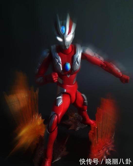 杰诺|谜题已经解开了,另外的两个石像也是迪迦奥特曼