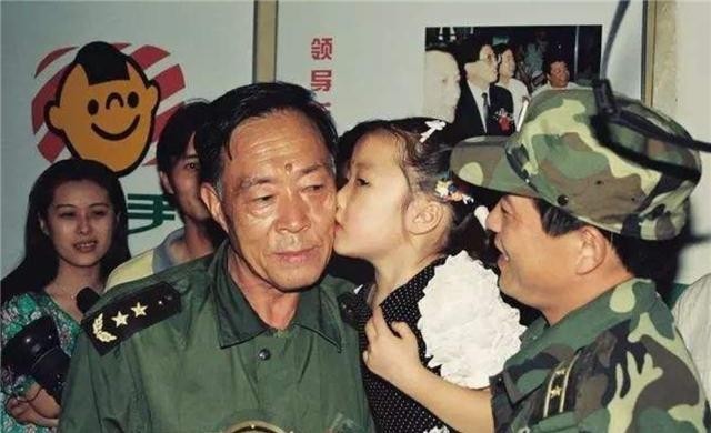 董万瑞|22年前,那个在98抗洪中创造“千年一堵”的董万瑞,如今怎么样?