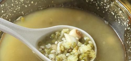 夏天多给家人煮这粥，清热解暑，营养易吸收，助你清凉过一夏