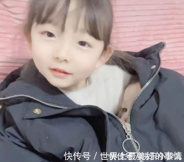 大宝|暖心姐姐另类举动走红,将弟弟塞进自己的袄子里,高颜值羡煞旁人