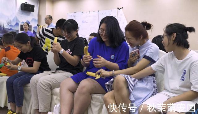 卫生巾|小学女生跟男生吵架,遇上初次月经!班上同学一无所知