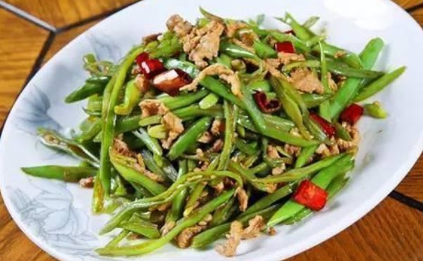 美食推荐扁豆炒肉、麻辣烩菜、冬瓜排骨、红烧排骨