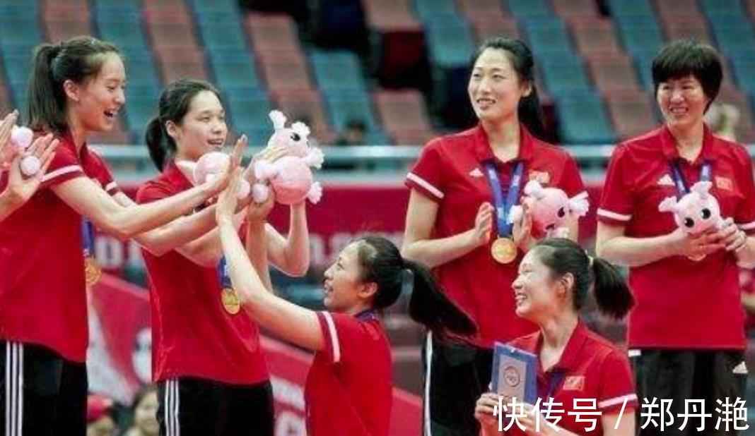 东京奥运会|大器晚成,女排“蹭牌球员”实现三连跳,从解散球队跳到国外豪门