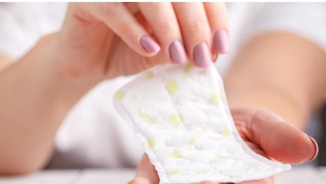 经期|经期使用卫生巾的4种错误方法,小心患上妇科病,赶快改