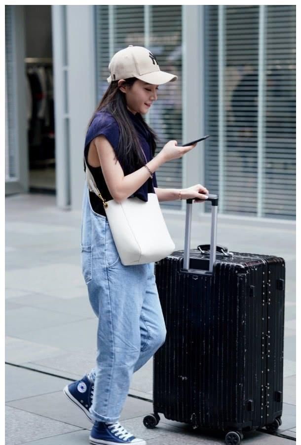 黑白色的匡|建议大家匡威别穿黑白色,“海洋蓝”才是最佳选择,甜美洋气