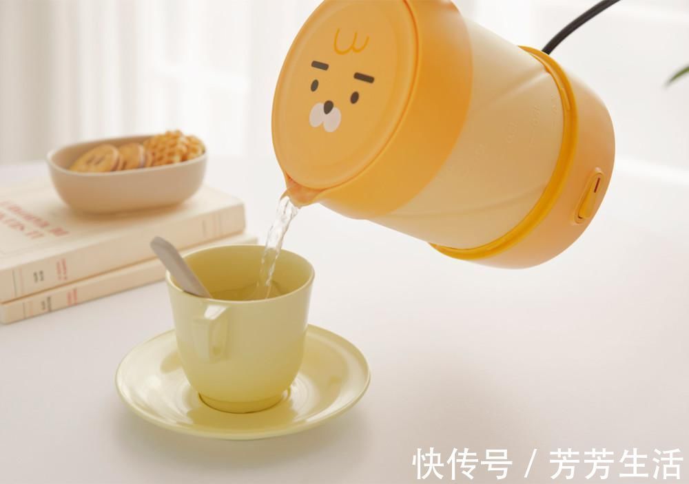 爱丽丝梦游仙境 迪士尼保温杯陪你过寒冬!米奇米妮姿势俏皮爱丽丝5款图案想全包