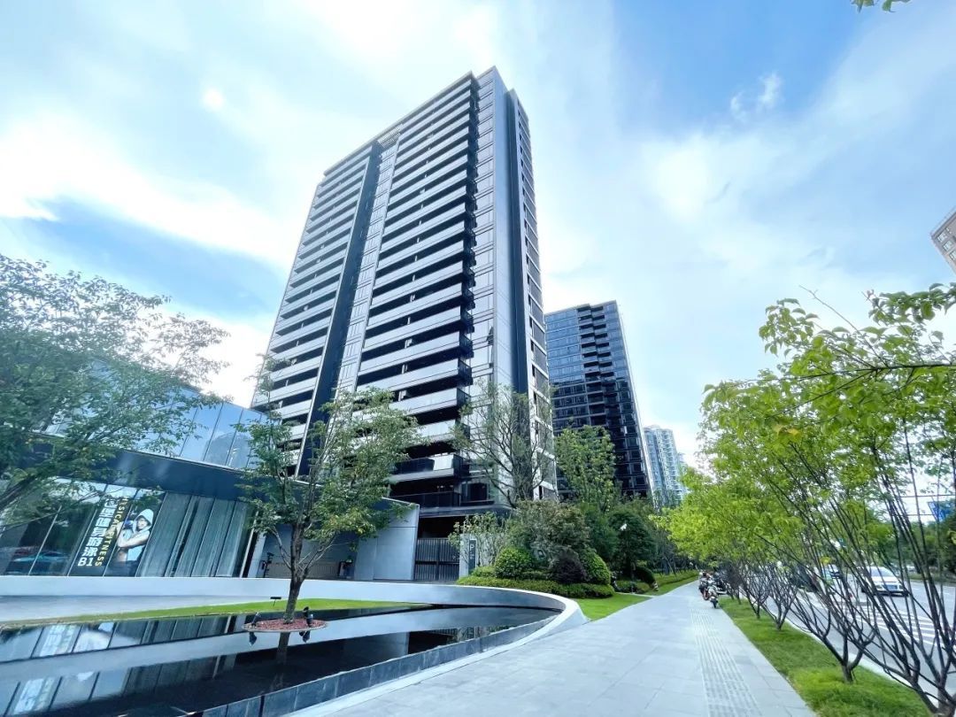 均价|一小区交付三个月,一套二手房都没卖掉!中介:挂牌价吓跑客户