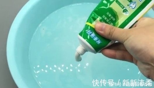 油脂|在梳子上涂抹牙膏，用途真厉害，我也是刚知道，解决一烦恼