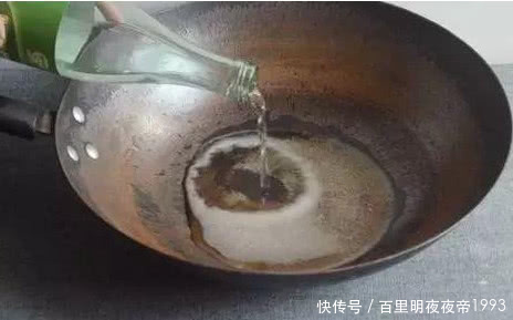 不粘锅|家中铁锅生锈用这个“小玩意”开锅，旧变新，不再生锈，不粘锅