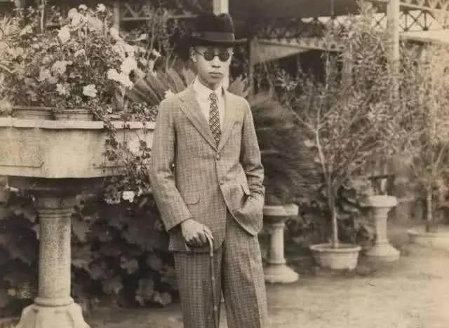 专家|有个老人把碗拿给专家说价值上百万,专家不信他说看碗底就知道