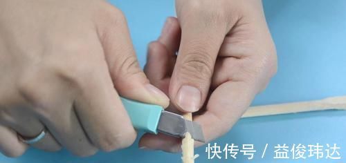 卫生间里放2根筷子,这个用途太聪明了,一年省下不少钱,学学吧