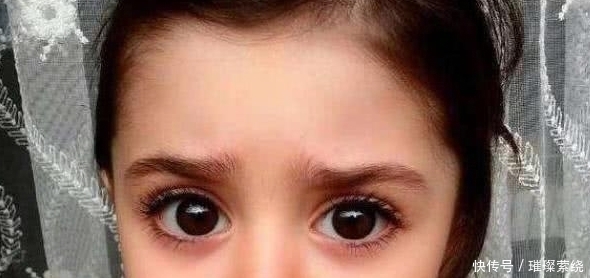 青春期女生如何让眼睛“变大变美”坚持3招，班花不教教我