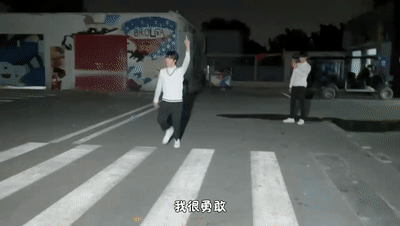 凤凰网|一夜爆火,就冲他,这部我给五星__凤凰网