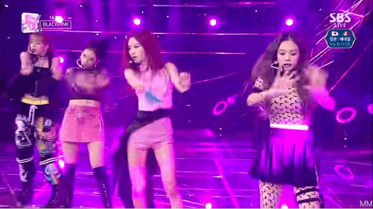 Blackpink服装太短了