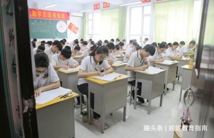 考试中的“低分”答题卡，老师多看一眼都嫌烦，学霸也难得高分