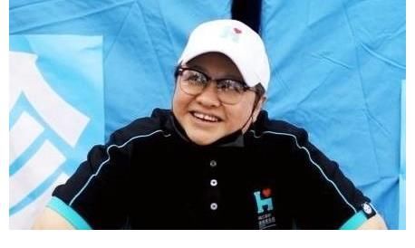 宋雨琦|当场摔东西，吼工作人员！《爆裂舞台》的韩红，被吐槽没礼貌