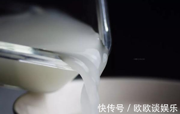 茶叶水、淘米水,多做1步浇花,肥效超高,养花特好