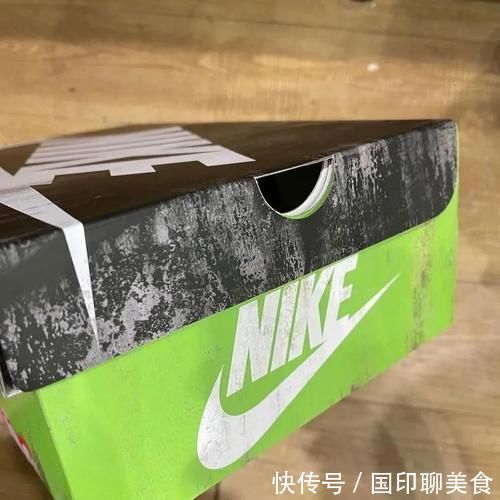 二手 新鞋自带二手鞋盒？Nike 全新联名太敢玩了！