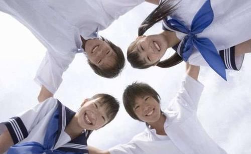 敏敏|5岁女童光着身子逛超市,宝妈却不以为然,家长别让无知伤了孩子