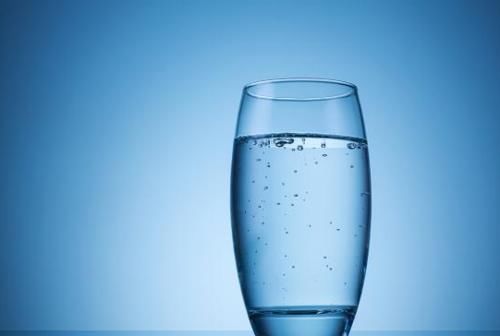 血管堵塞|血液黏稠的人，脸上会有4个表现，若没有，说明血管还不算太堵