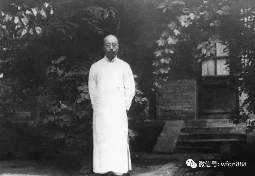 周作人$鲁迅一家三兄弟,各个知识渊博,为何却会闹掰?伟人也有家庭烦恼