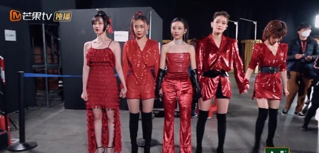 《浪姐2》换位赛战火升级，周笔畅上演名场面，放狠话成功出圈！