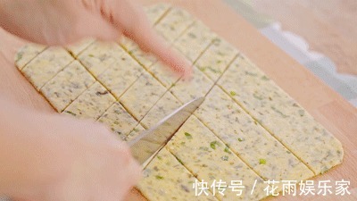 平底锅|一口平底锅就能做成的香葱小饼干，完全无添加，宝宝吃的更放心