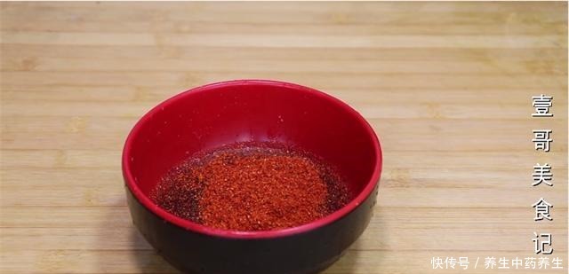 萝卜别再炖了,大厨教你最过瘾的吃法,比肉还香,开胃下饭又解腻