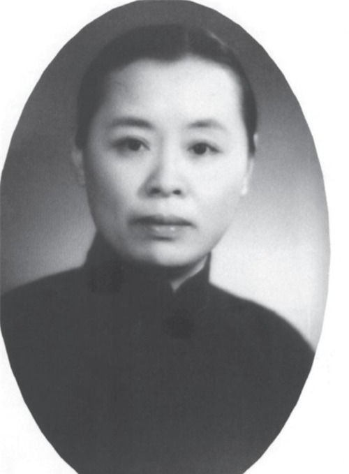 民国最好哥哥,妹妹因裹脚大哭,哥哥心疼:不裹了,嫁不出去我养